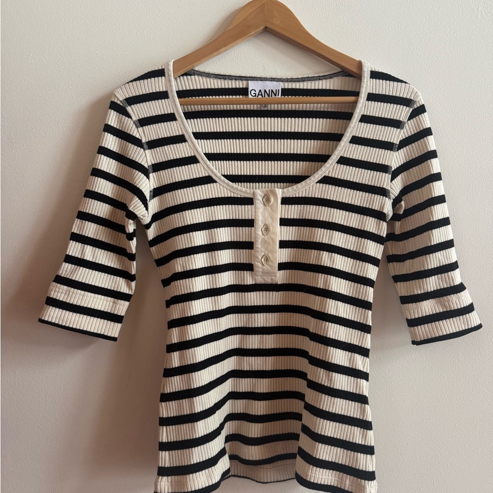Ganni Black and Cream Striped Women's Top